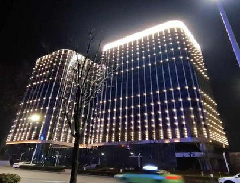 进贤亮化工程安装注意事项。